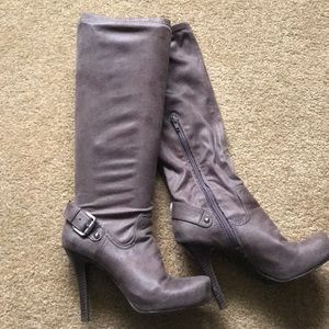Heeled boots